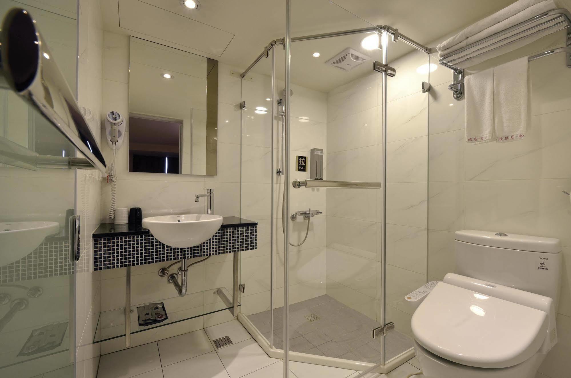 欣欣時尚旅店松山站 Hotel Đài Bắc Ngoại thất bức ảnh