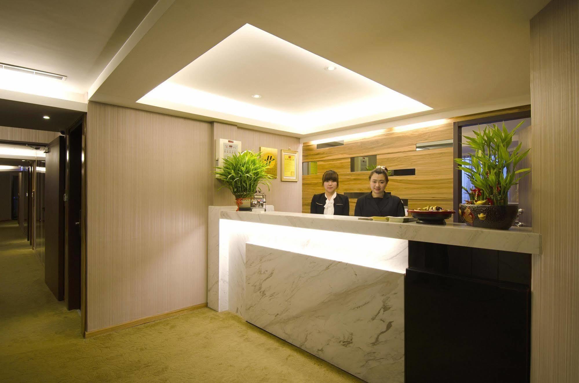 欣欣時尚旅店松山站 Hotel Đài Bắc Ngoại thất bức ảnh