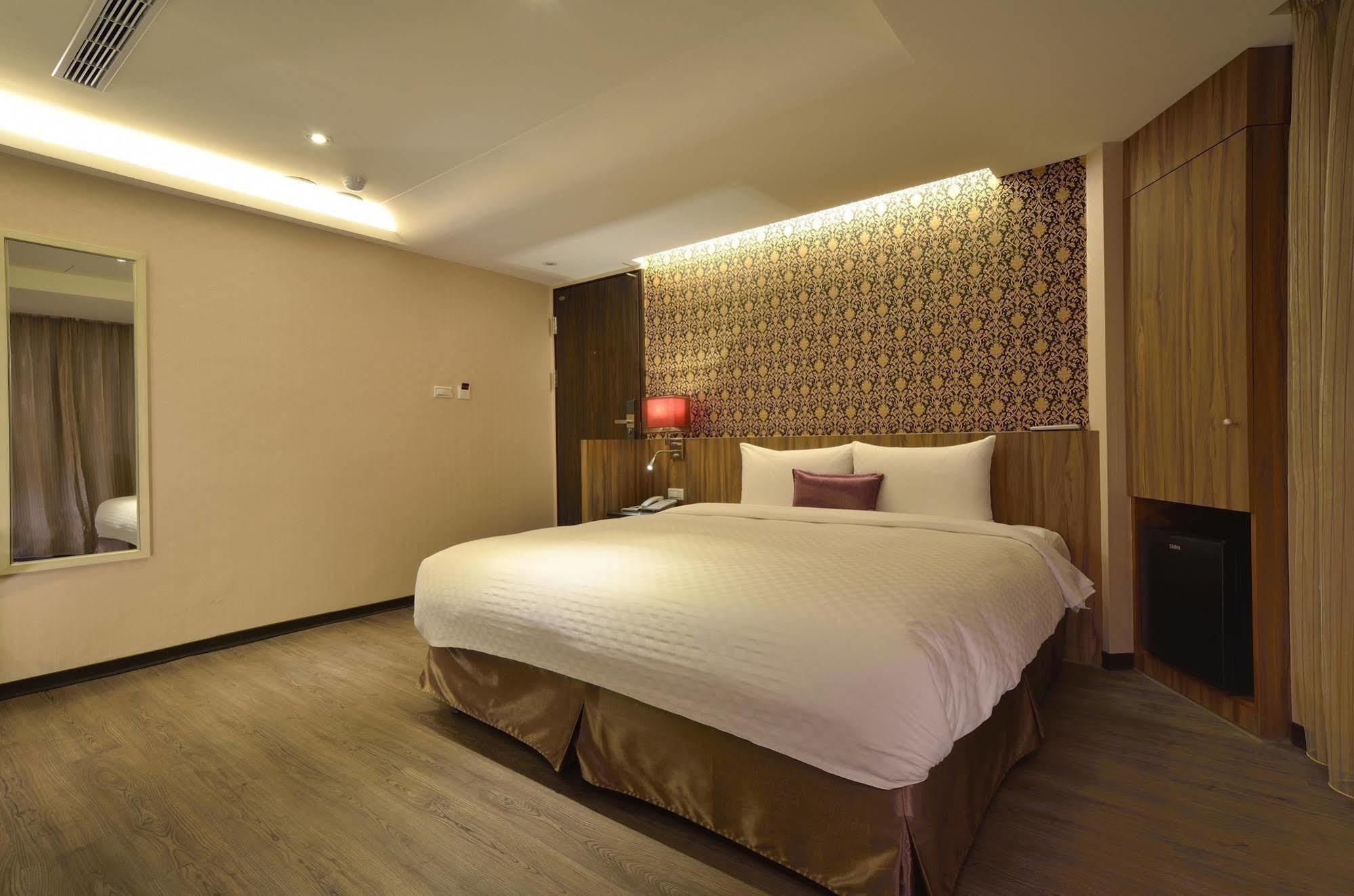 欣欣時尚旅店松山站 Hotel Đài Bắc Ngoại thất bức ảnh